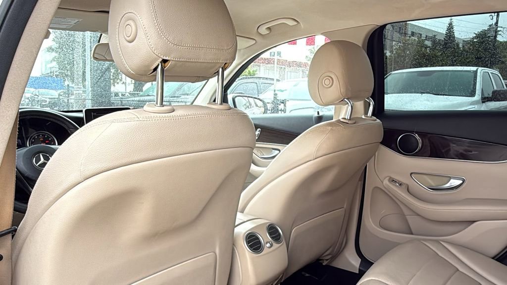 Used 2016 Mercedes-Benz GLC 300 image 27