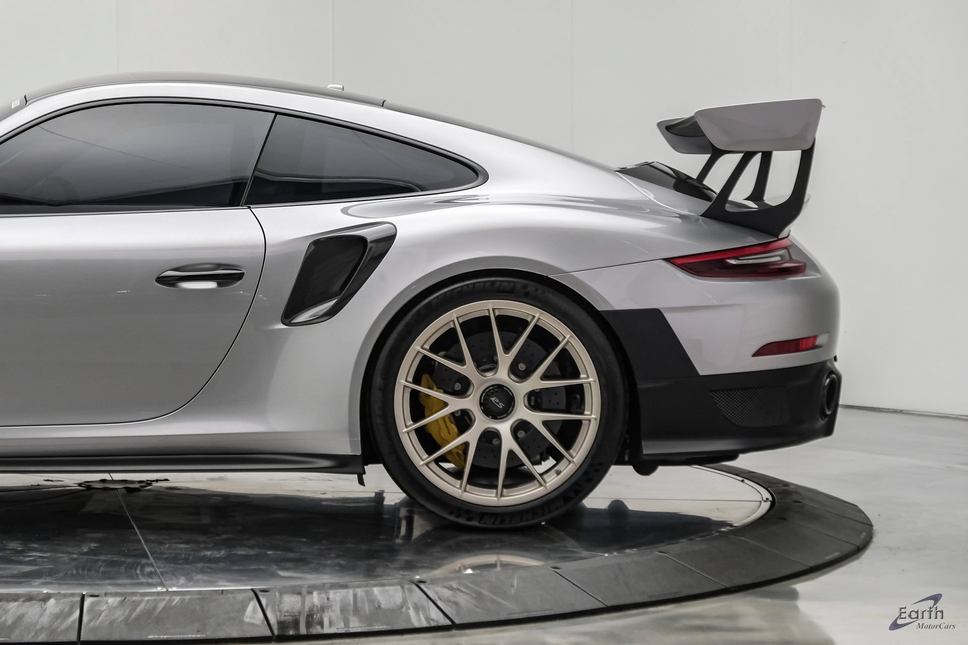 Used 2018 Porsche 911 GT2 RS RWD image 11