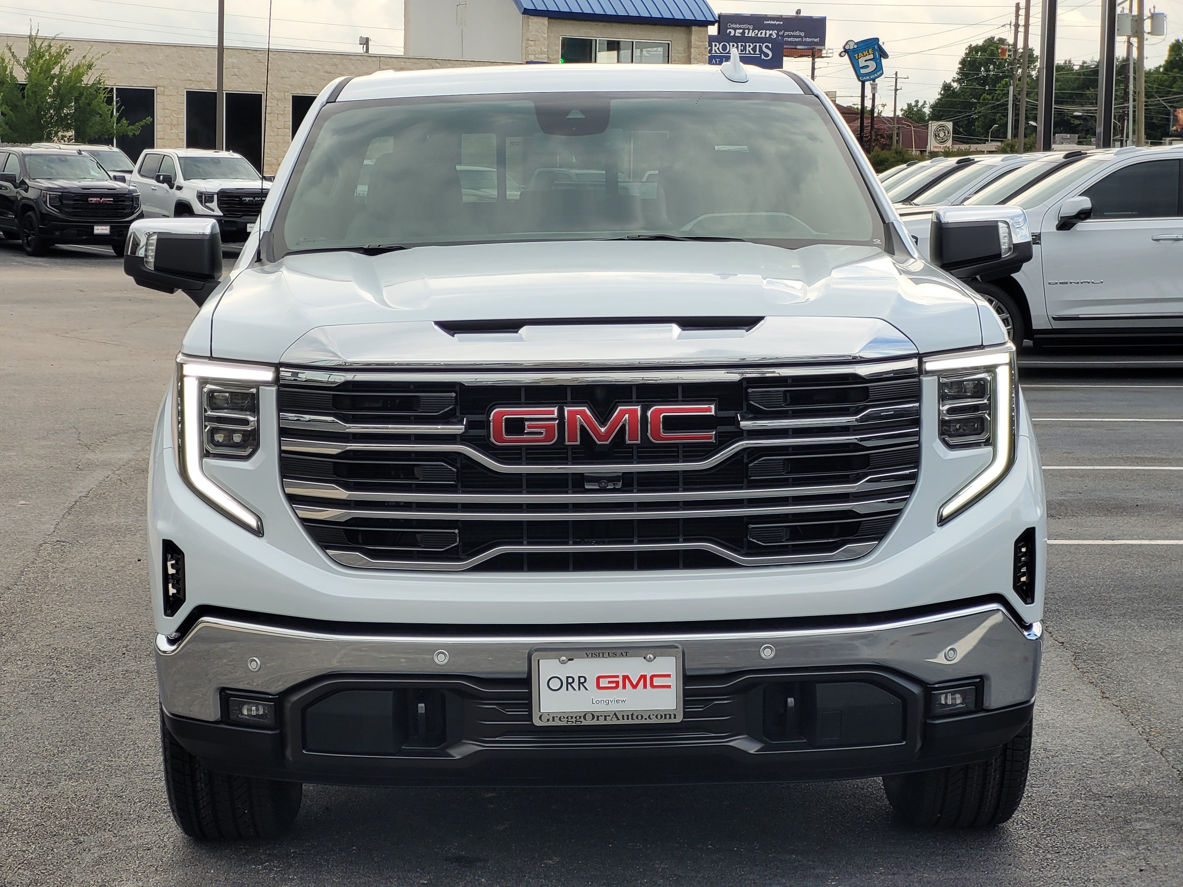 New 2026 GMC Sierra 1500 SLT AWD/4WD image 2