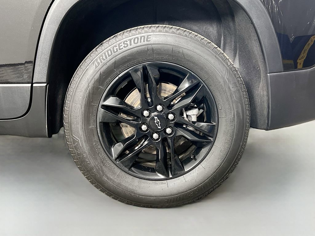 Used 2023 Chevrolet Traverse LT w/ Midnight/Sport Edition AWD/4WD image 31