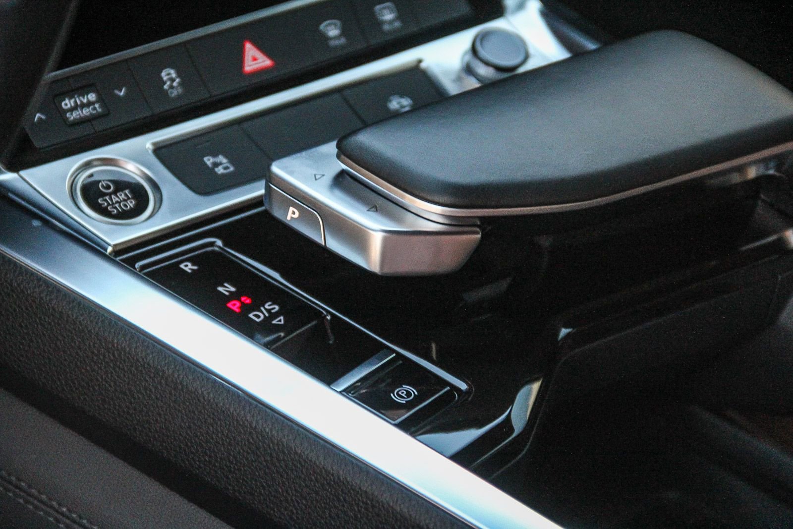 Certified 2022 Audi e-tron Premium w/ Convenience Plus Package image 22