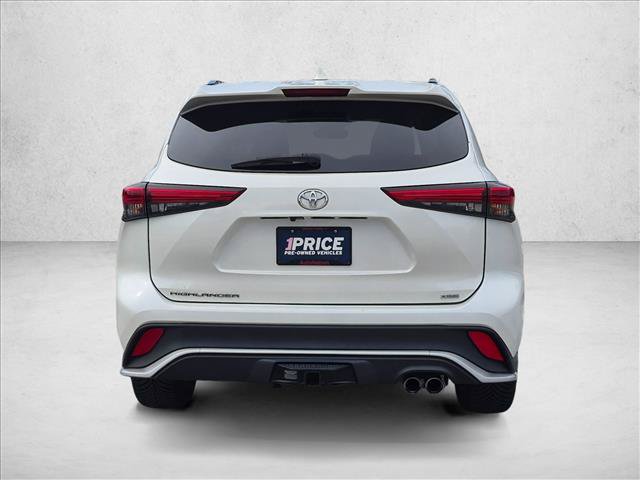 Used 2021 Toyota Highlander XSE FWD image 6