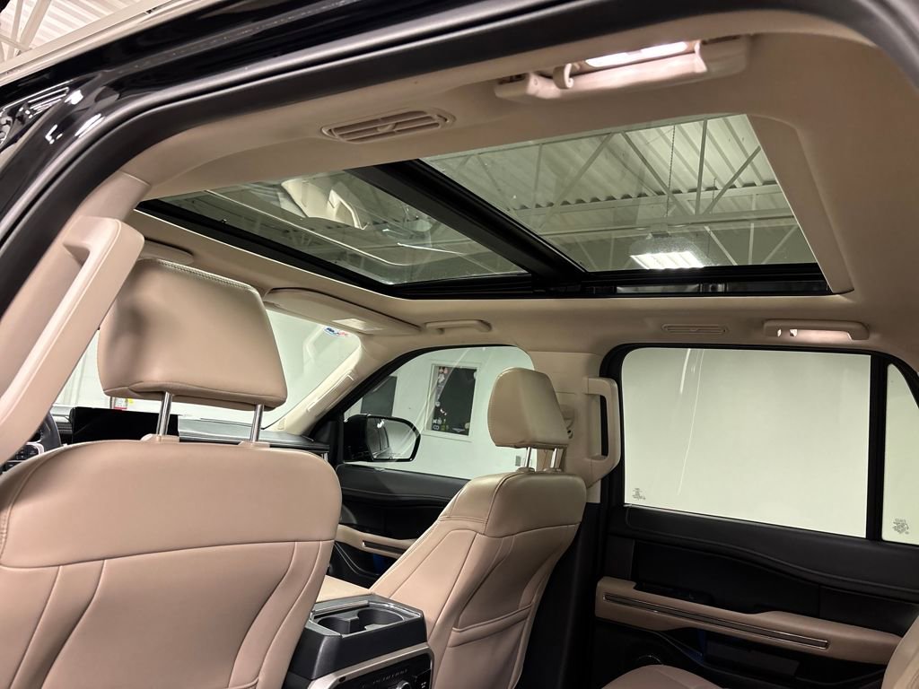 Used 2023 Ford Expedition XLT image 33