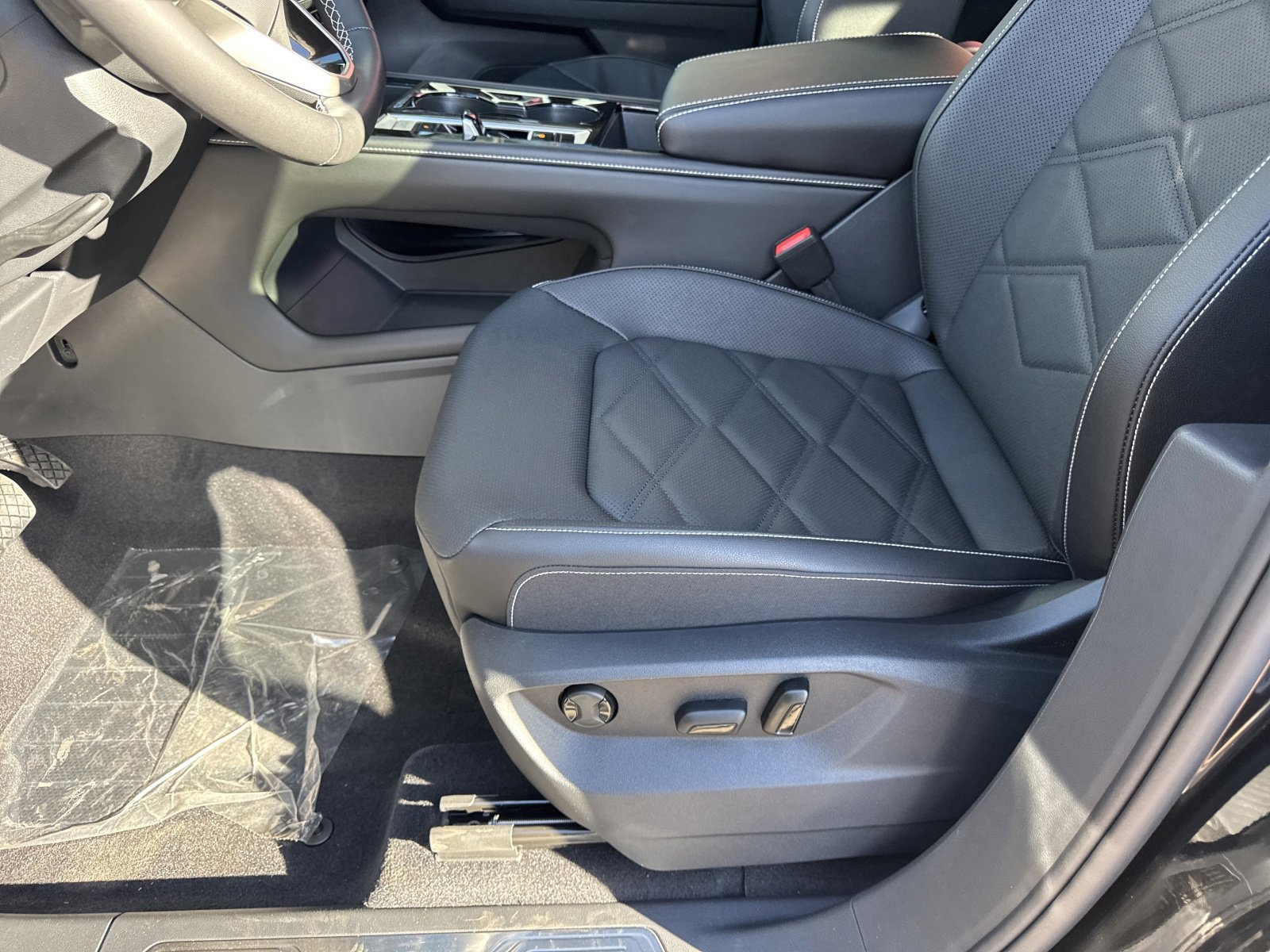 New 2026 Volkswagen Atlas SE image 15