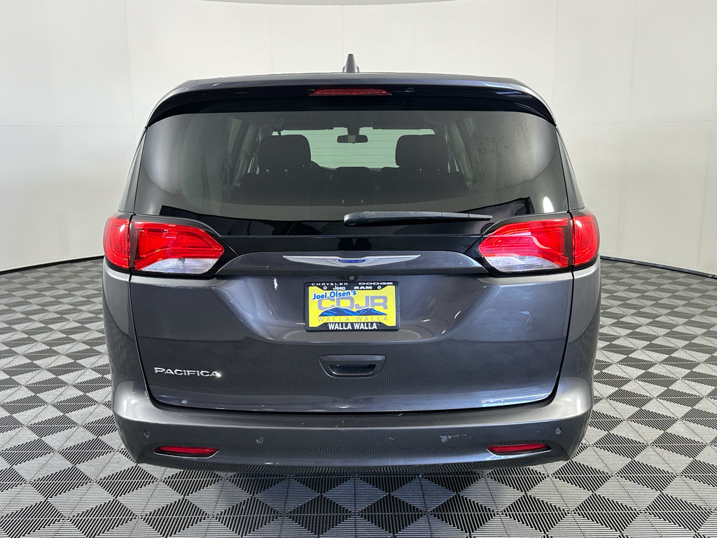 Used 2019 Chrysler Pacifica LX FWD image 4