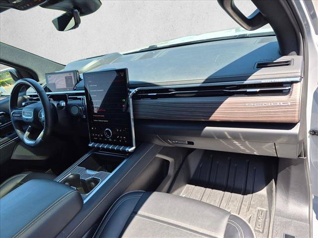 Used 2024 GMC Sierra EV Denali AWD/4WD image 21