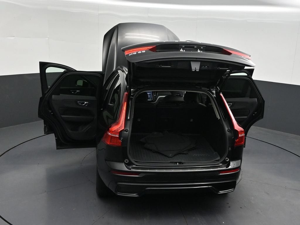 Used 2024 Volvo XC60 B5 Core w/ Protection Package Premier AWD/4WD image 35