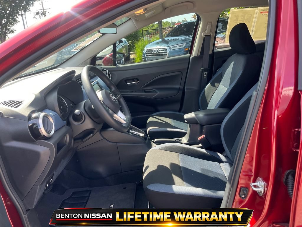 Used 2025 Nissan Versa SV w/ Trunk Package FWD image 10