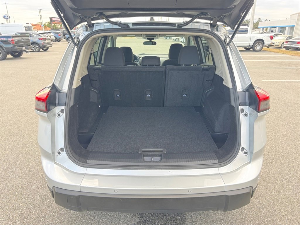 Used 2024 Nissan Rogue S image 17