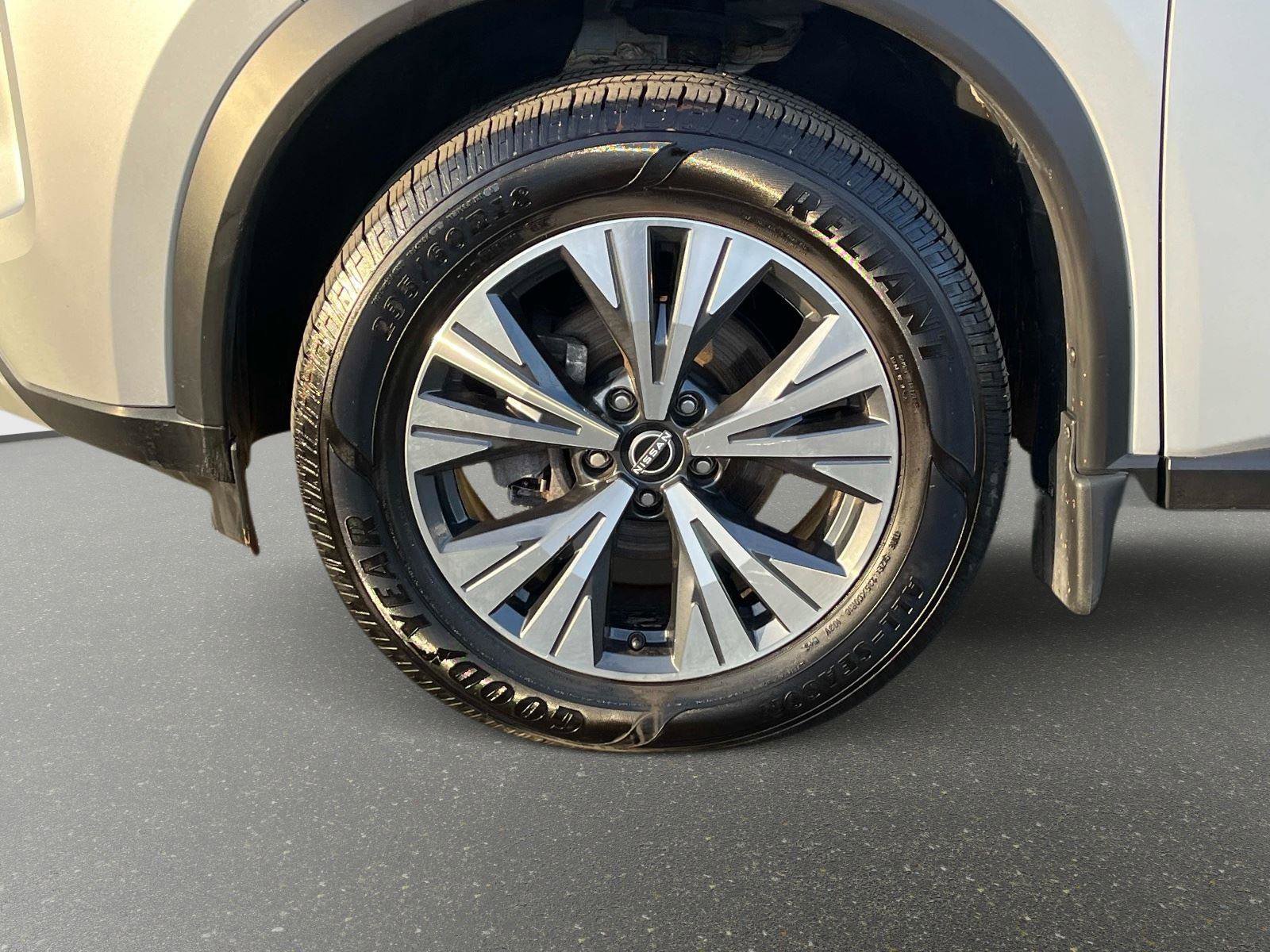 Certified 2023 Nissan Rogue SV image 9