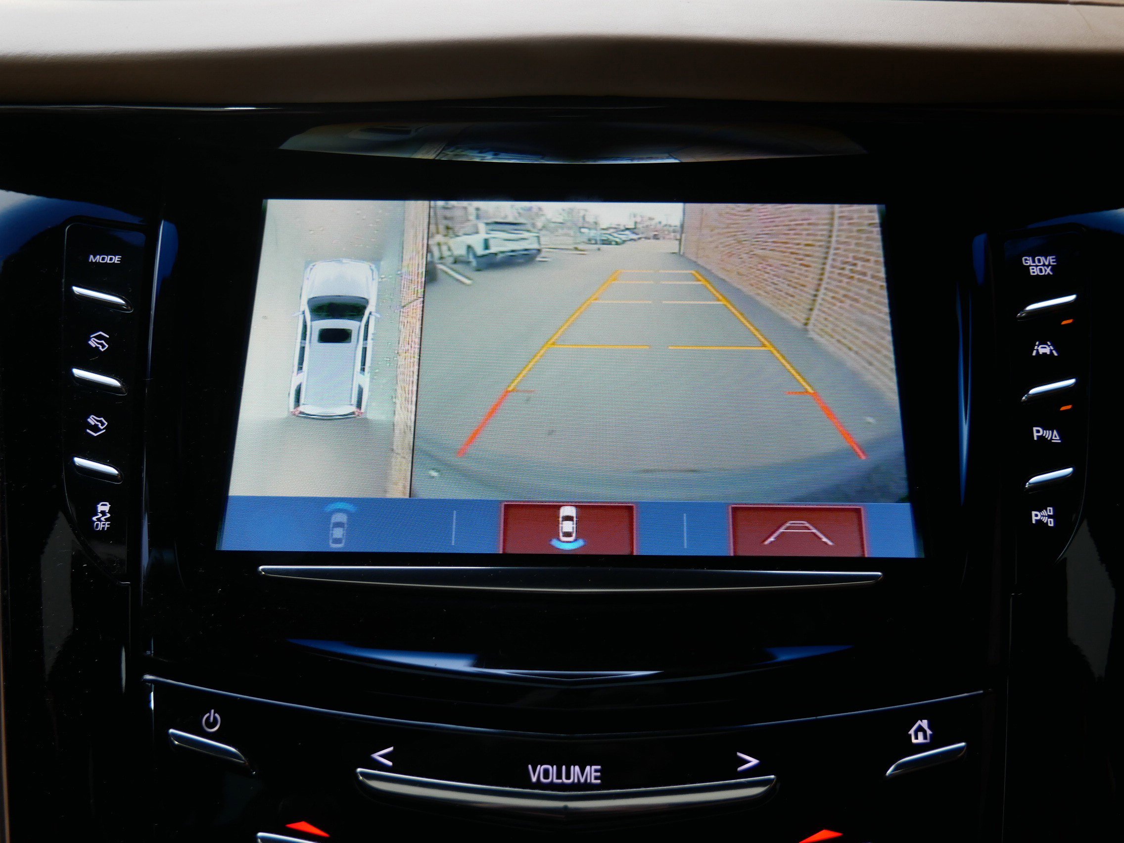 Used 2018 Cadillac Escalade Platinum AWD/4WD image 18