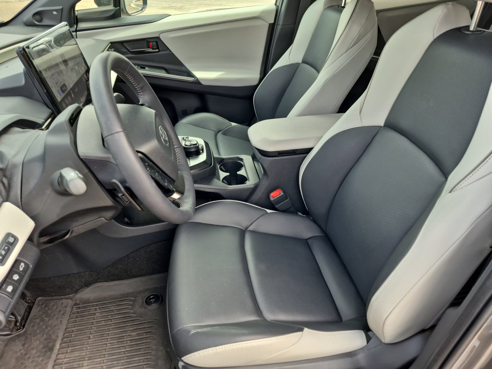 Used 2026 Toyota bZ AWD/4WD image 17