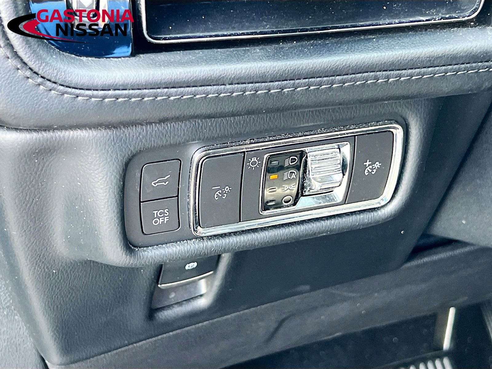 Used 2022 Lincoln Nautilus Reserve w/ Monochromatic Package image 13