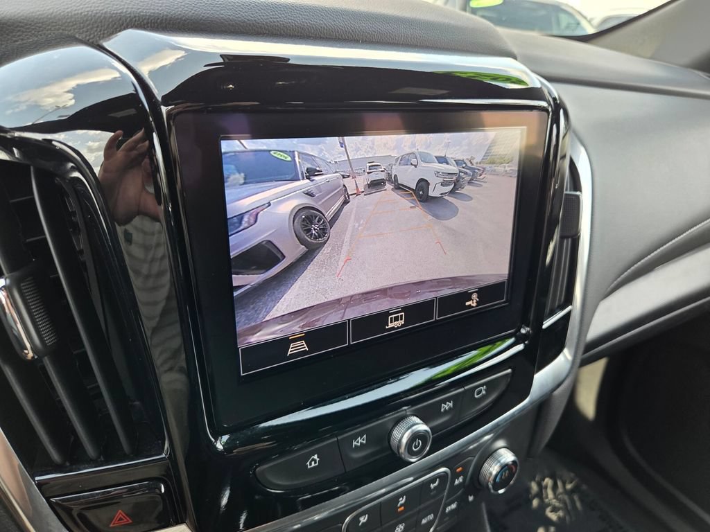 Used 2023 Chevrolet Traverse LT FWD image 34