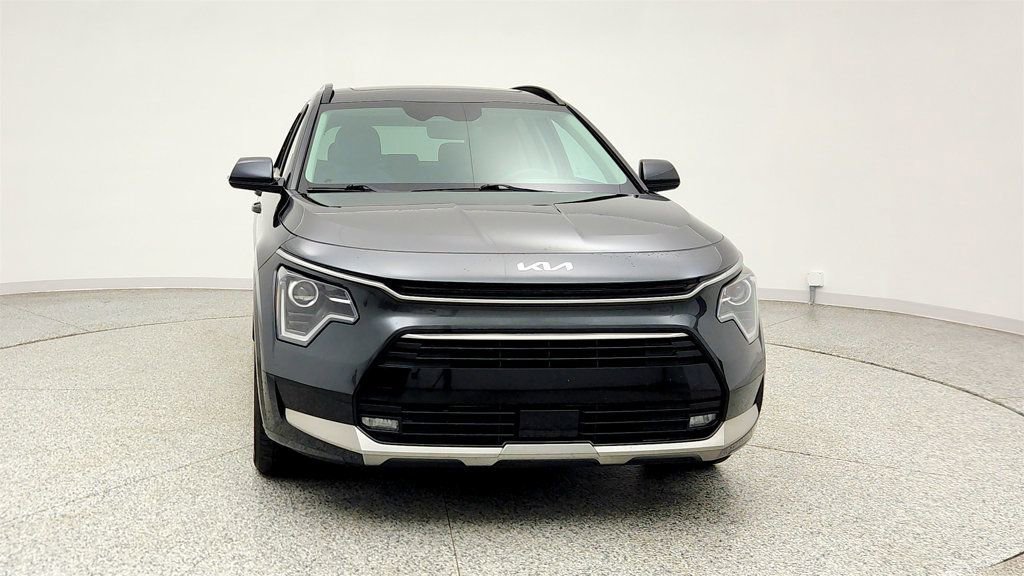 Used 2023 Kia Niro EX Touring image 2