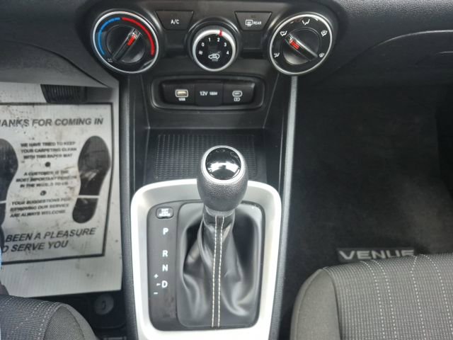 Used 2023 Hyundai Venue SE image 24