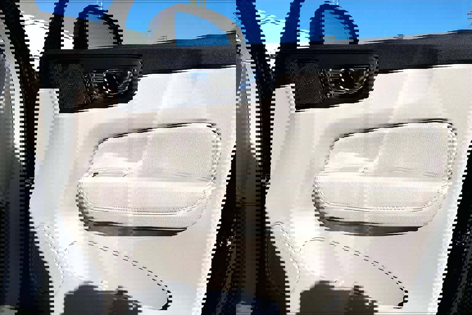 Used 2020 Volvo XC60 T5 Inscription w/ Protection Package Premier image 22