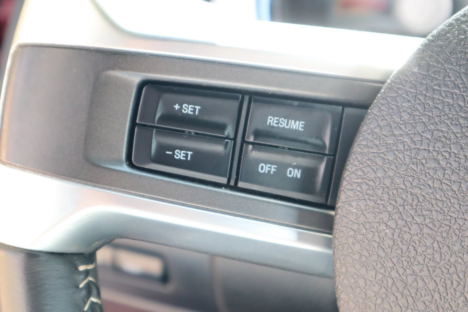 Used 2010 Ford Mustang Coupe RWD image 21