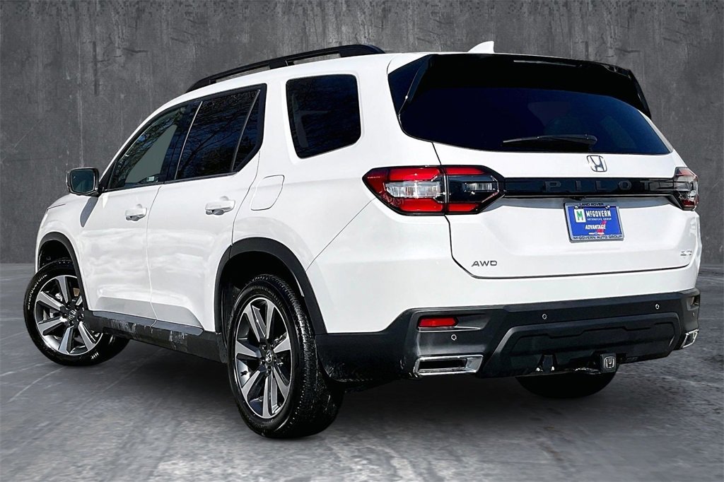 Used 2024 Honda Pilot Elite image 4