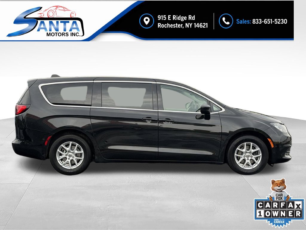 Used 2024 Chrysler Voyager LX FWD image 5