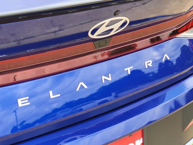 Used 2025 Hyundai Elantra Sport FWD image 10