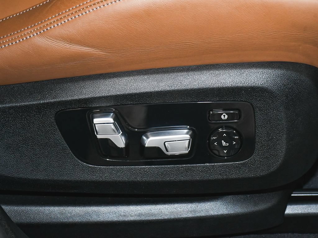 Used 2021 BMW X6 M w/ Executive Package AWD/4WD image 62