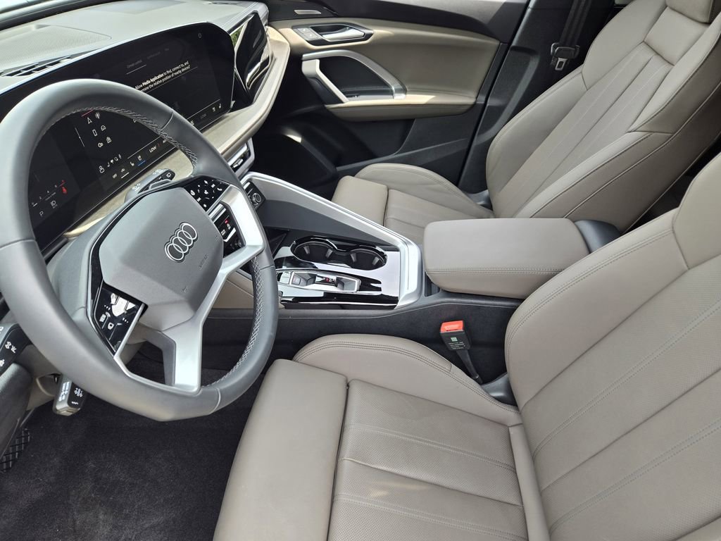 Used 2025 Audi Q5 Premium Plus w/ Premium Plus AWD/4WD image 17