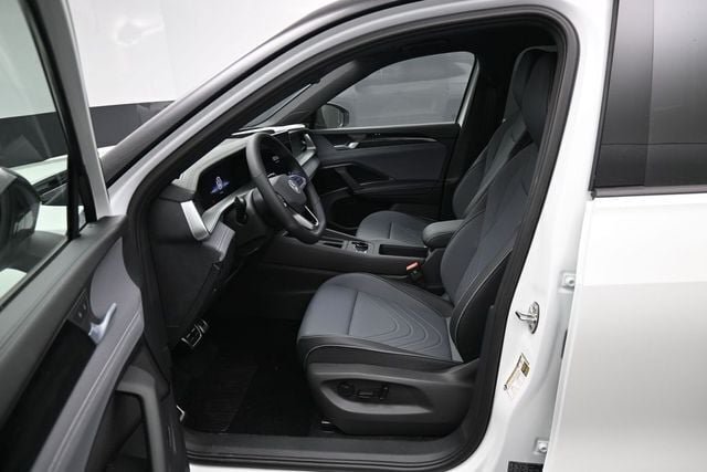 New 2026 Volkswagen Tiguan SE R-Line AWD/4WD image 9