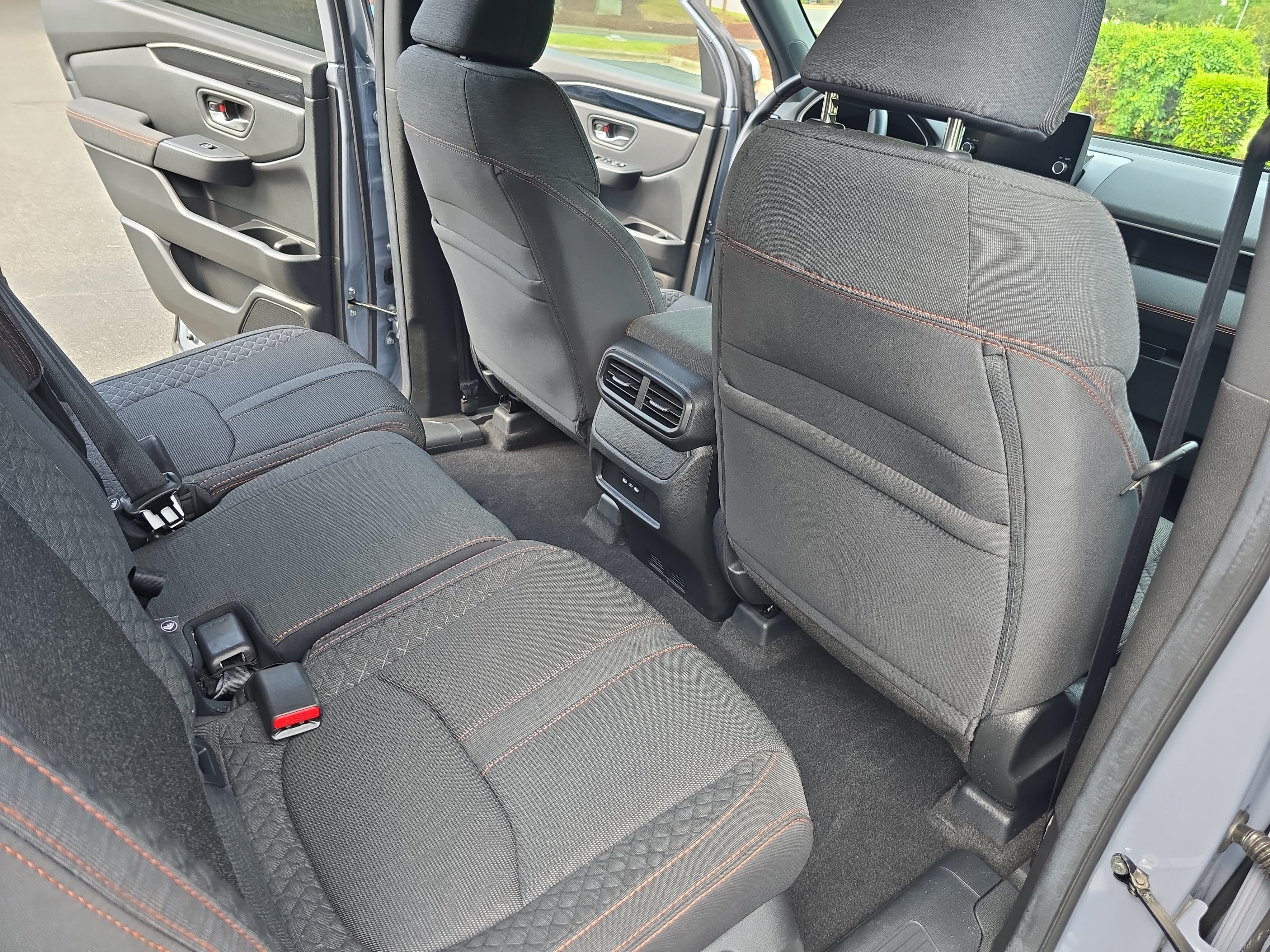 Used 2025 Honda Pilot Sport image 11
