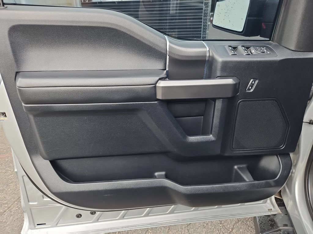 Used 2017 Ford F150 XLT w/ Equipment Group 302A Luxury AWD/4WD image 11