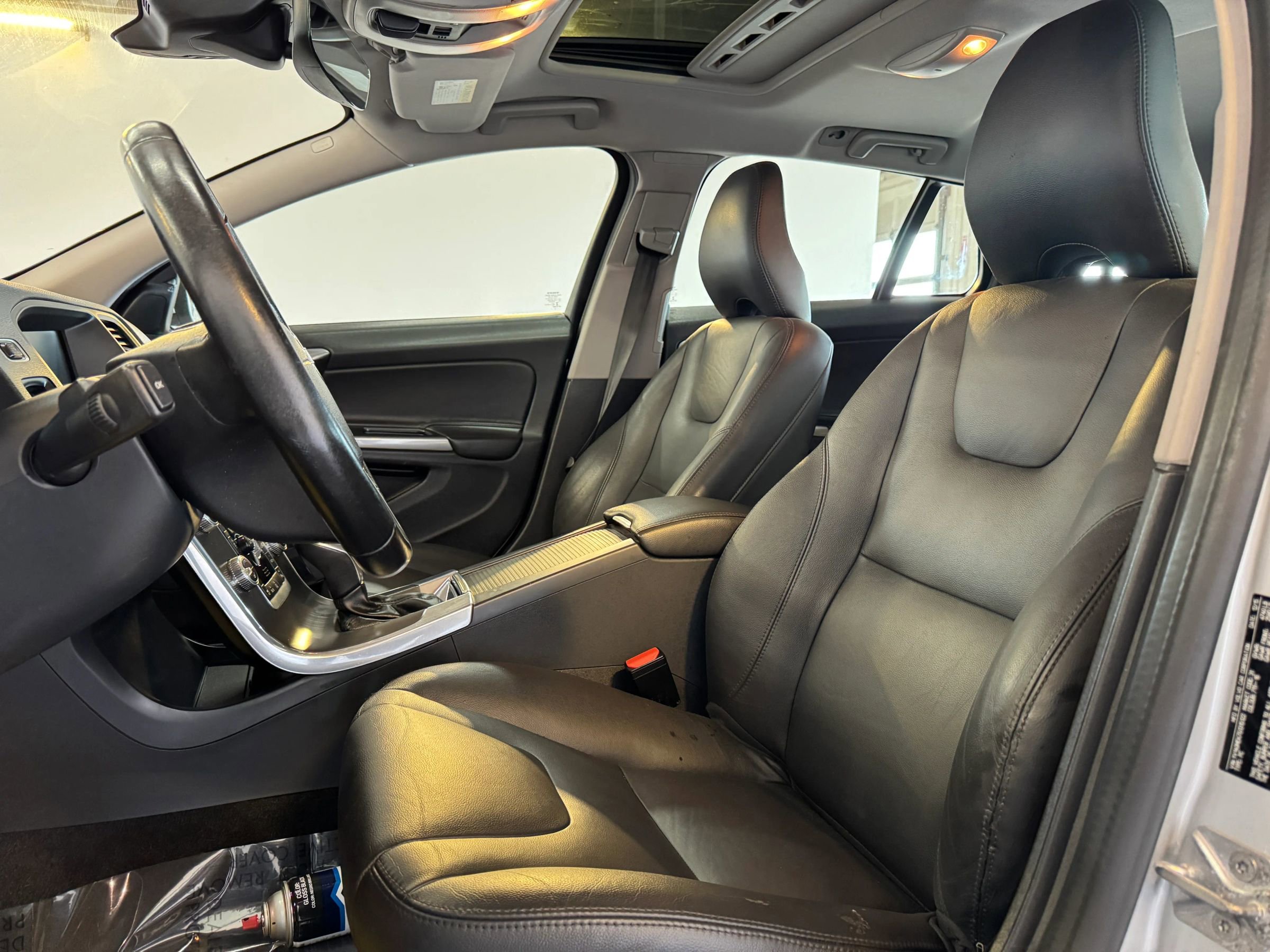 Used 2016 Volvo V60 T5 Premier w/ Convenience Package image 14