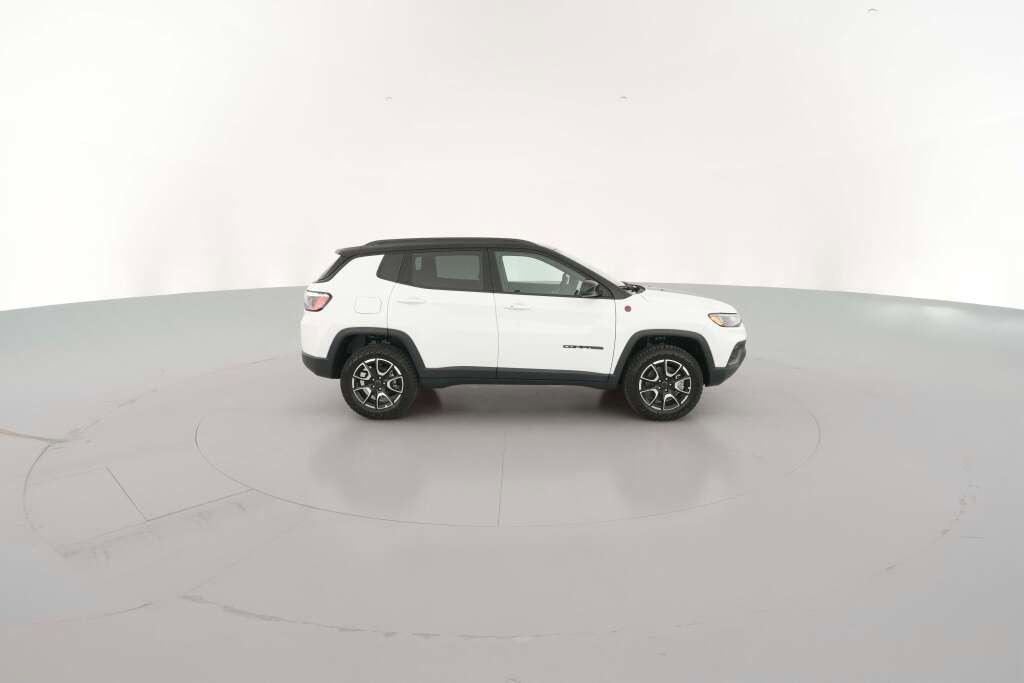 New 2026 Jeep Compass Trailhawk image 14