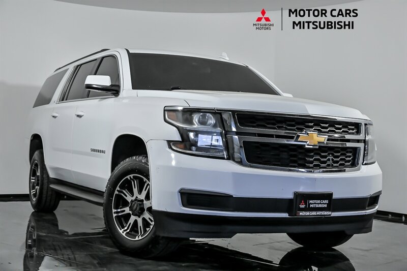 Used 2018 Chevrolet Suburban LT AWD/4WD image 1