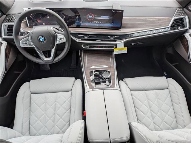 Used 2026 BMW X7 xDrive40i w/ Premium Package image 16