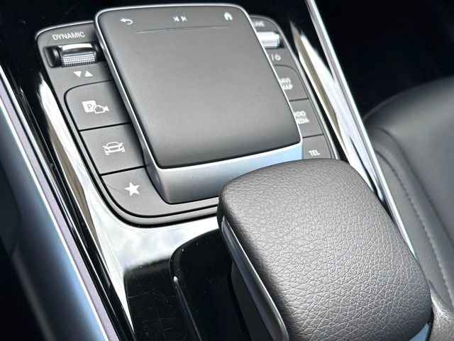 Used 2022 Mercedes-Benz GLB 250 4MATIC image 17