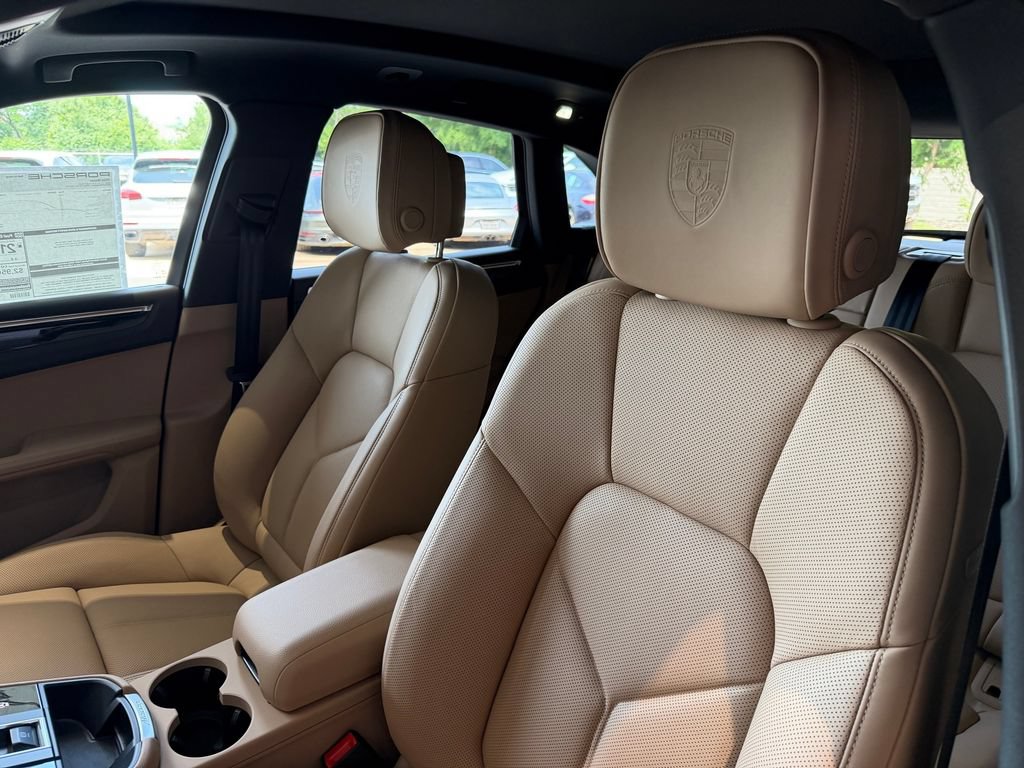 New 2026 Porsche Macan AWD/4WD image 12