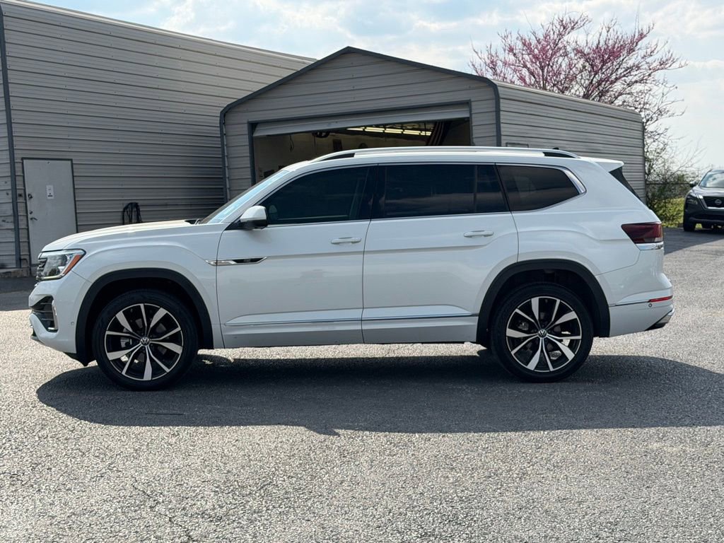 Used 2024 Volkswagen Atlas SEL Premium R-Line image 8
