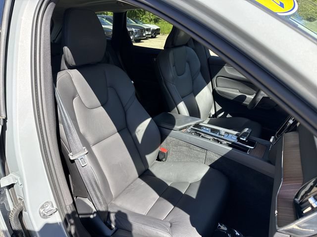 Certified 2024 Volvo XC60 B5 Plus w/ Protection Package Premier AWD/4WD image 29