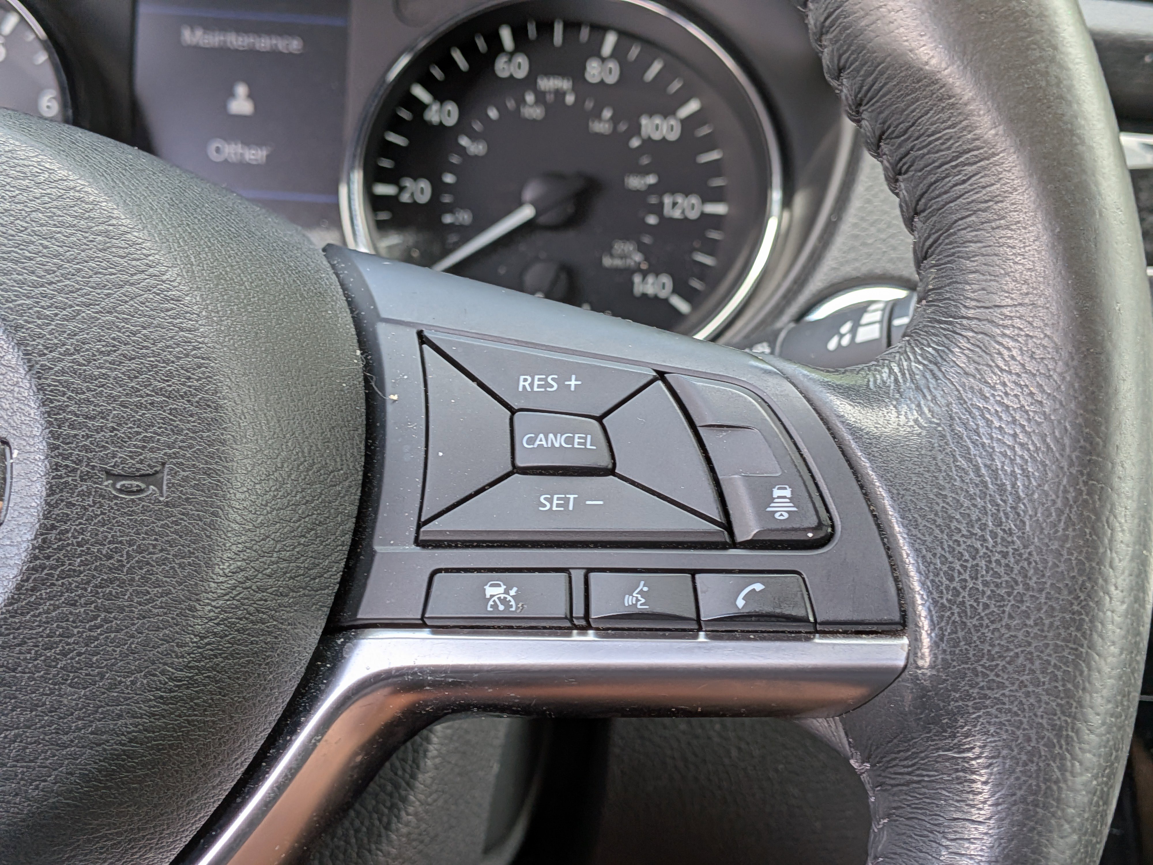 Used 2018 Nissan Rogue SL w/ Premium Package image 25