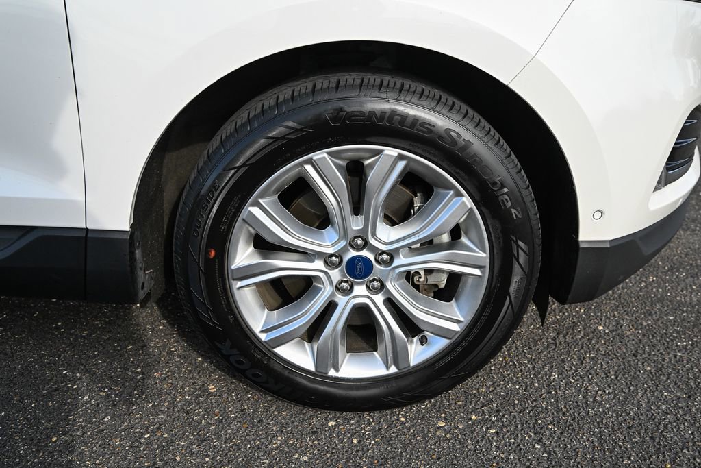 Certified 2020 Ford Edge Titanium w/ Equipment Group 301A image 15