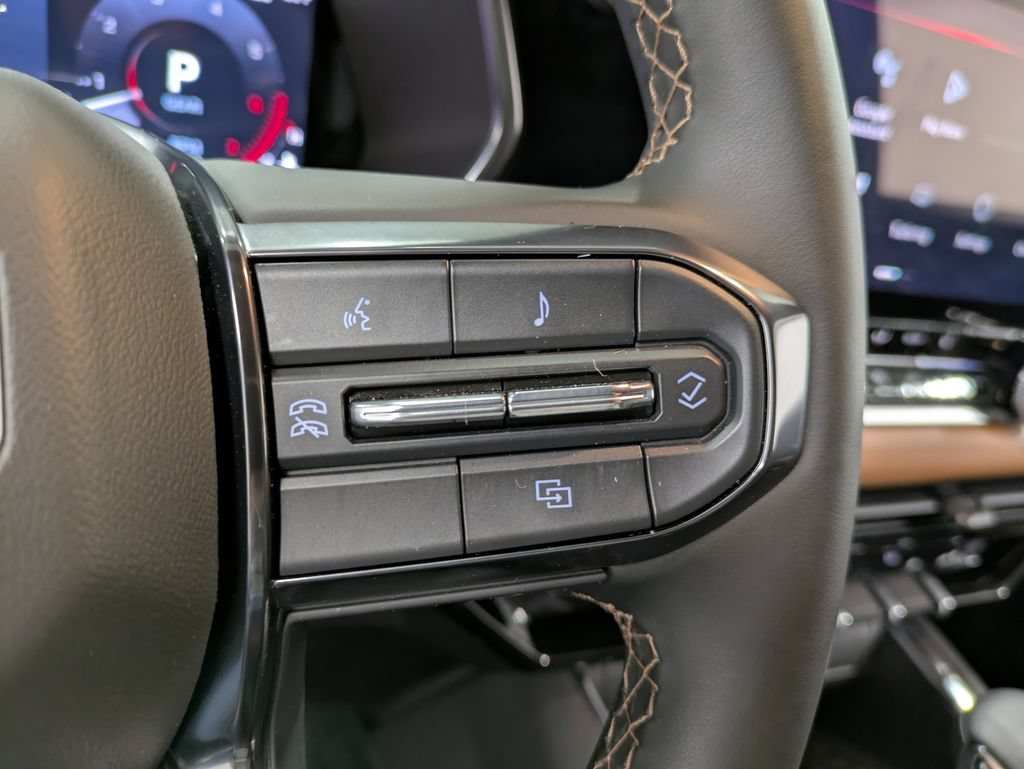 Used 2025 GMC Canyon AT4 AWD/4WD image 18