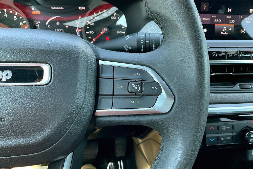 Used 2024 Jeep Compass Latitude AWD/4WD image 10