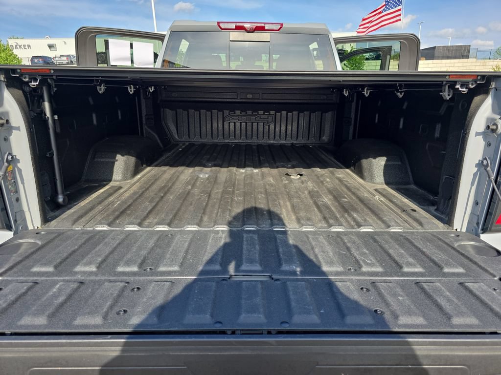 Used 2024 GMC Sierra 2500 AT4 w/ Technology Package AWD/4WD image 12