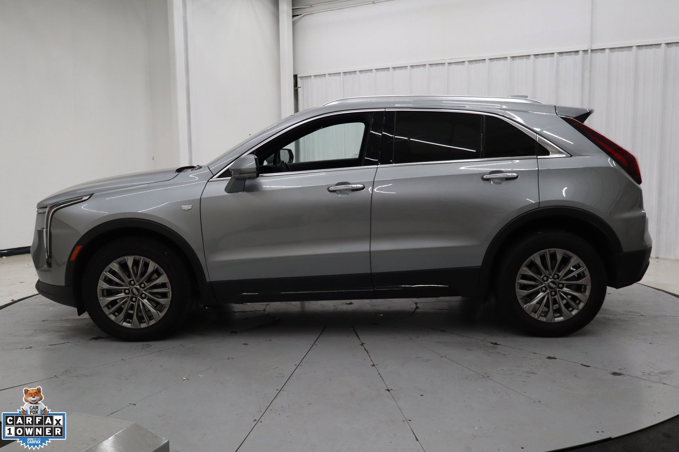 Used 2025 Cadillac XT4 Premium Luxury FWD image 6