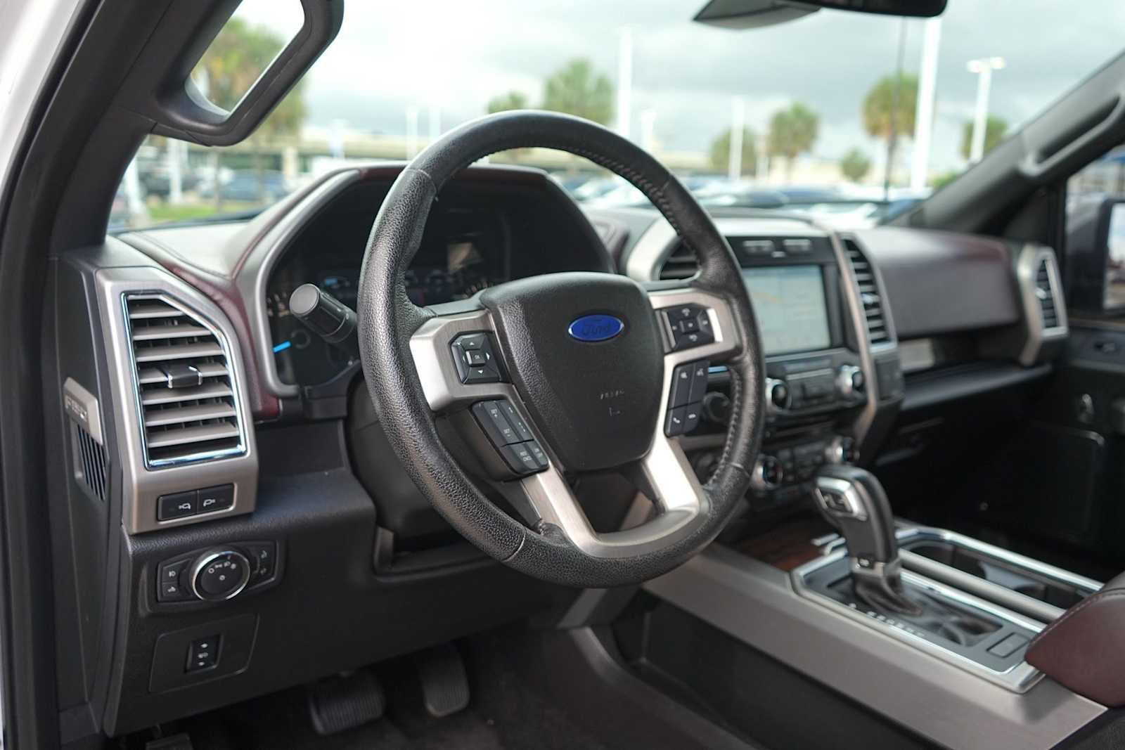 Used 2016 Ford F150 Platinum w/ Equipment Group 701A Luxury AWD/4WD image 2