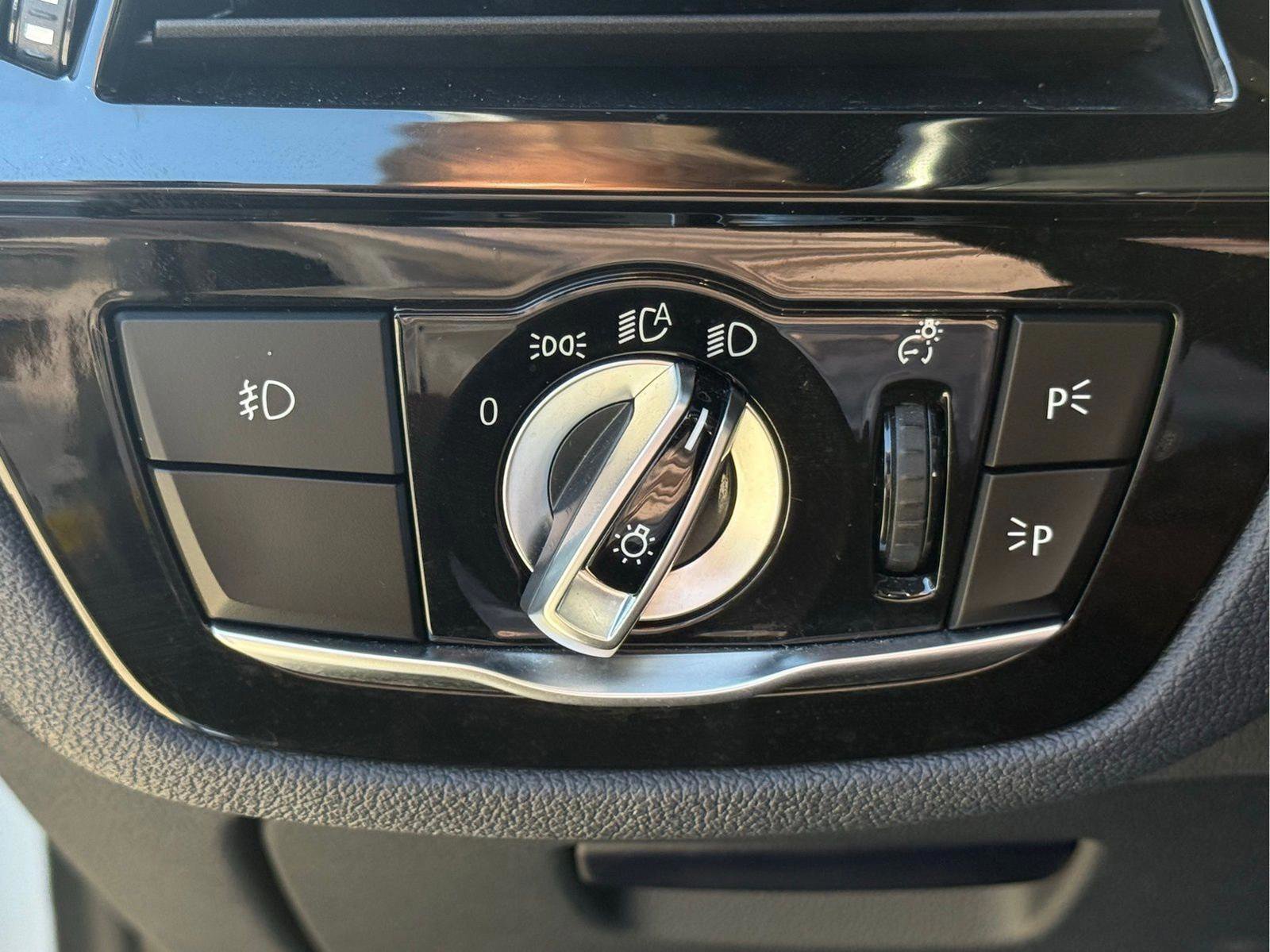 Used 2018 BMW 530i xDrive image 27