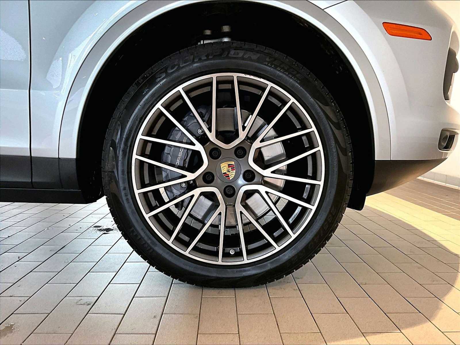 Used 2023 Porsche Cayenne image 14