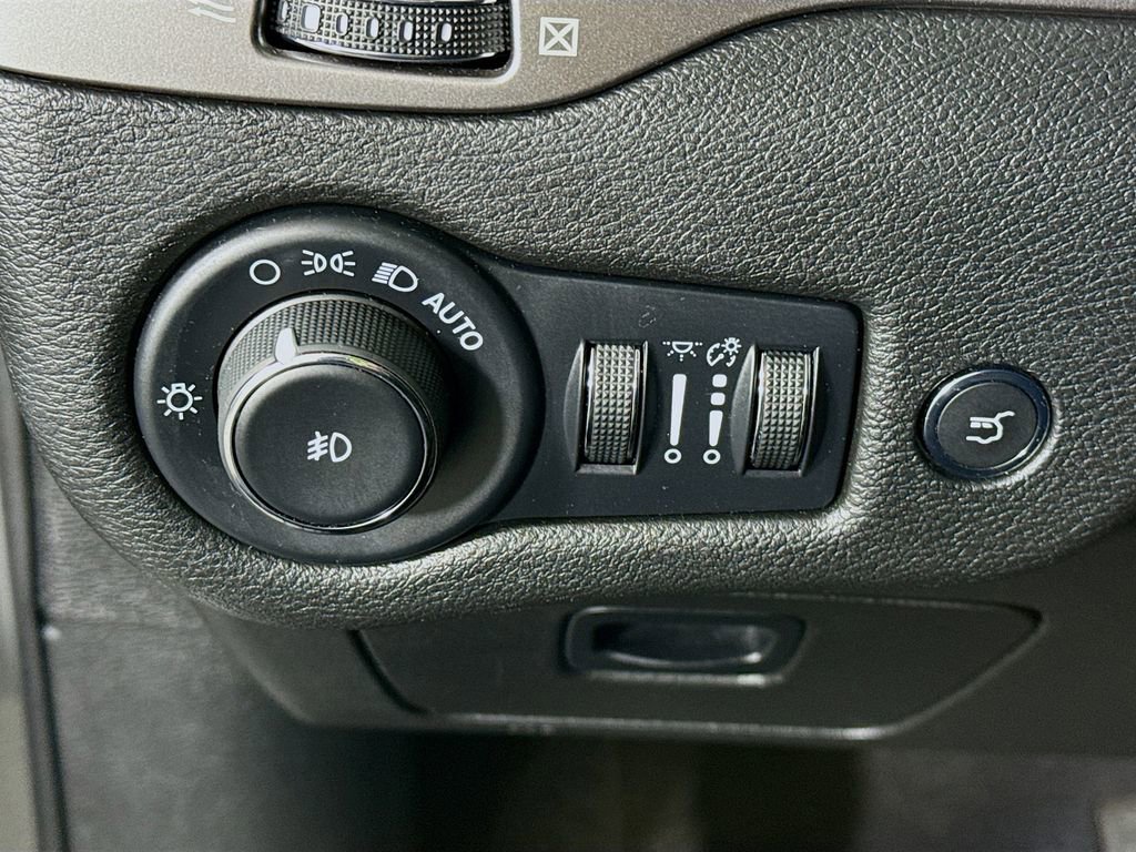 Used 2022 Jeep Cherokee Latitude Lux image 20