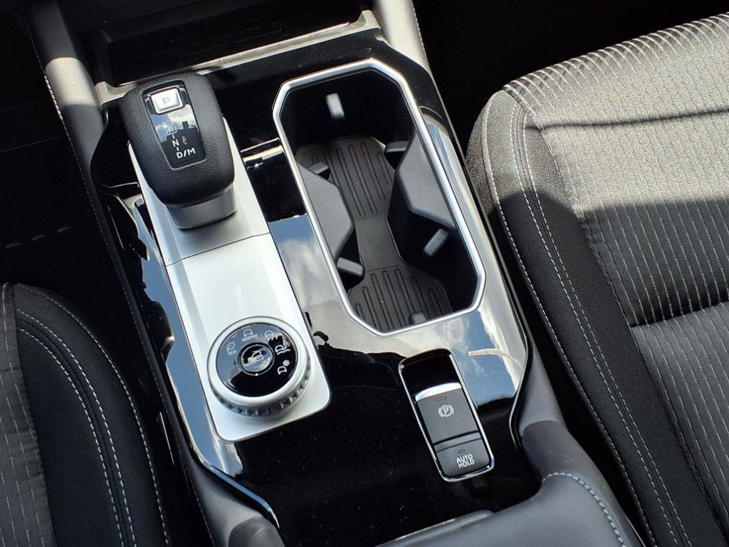 New 2025 Mitsubishi Outlander ES image 15