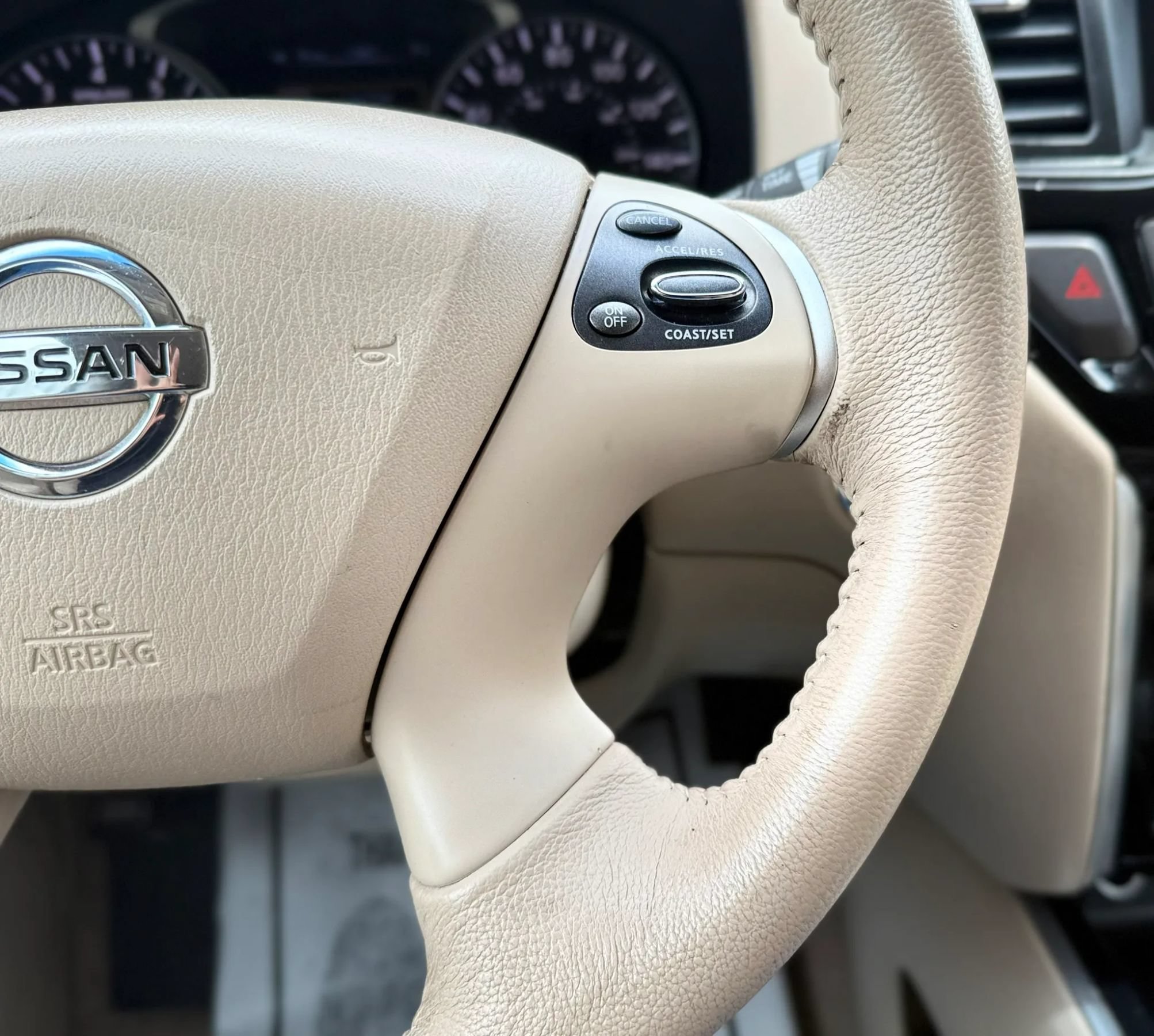 Used 2013 Nissan Pathfinder SV AWD/4WD image 14